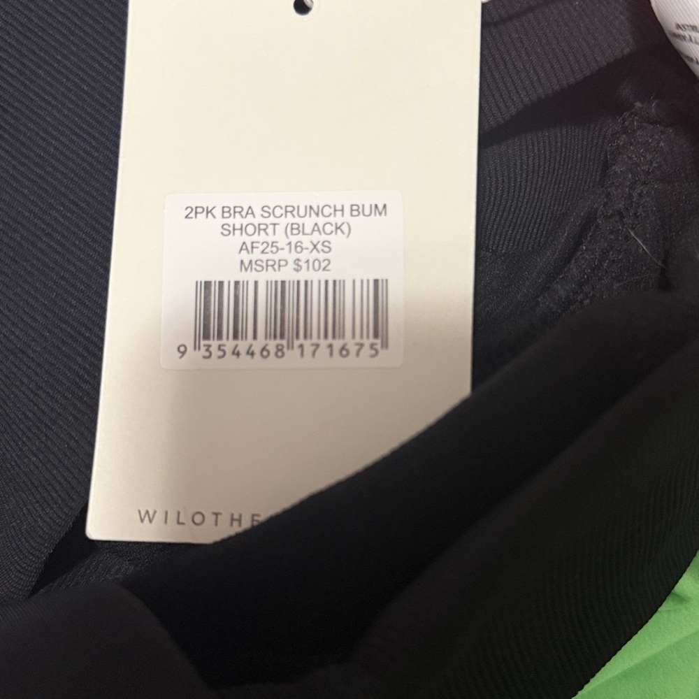 💫NWT•WILO The Label Scrunch Bum Short•Black - Picture 7 of 7